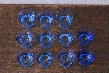 レトロ雑貨　昭和中期　落ち着いた青色の切子グラス11個セット(コップ)(R-040502)