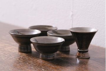 レトロ雑貨　箱付き　三浦小平　無名異焼　5種(猪口、杯、盃)(R-040503)