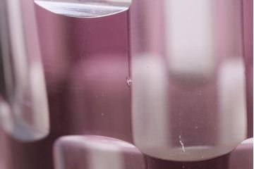 アンティーク雑貨　昭和初期　古い紫被せ切子グラス　ソーサー付き6客セット　箱付(コップ、コースター、和ガラス)(R-040505)
