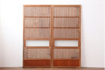 レトロ建具　昭和中期　温かな雰囲気を醸し出す格子戸2枚セット(ガラス帯戸、引き戸)(R-040513)