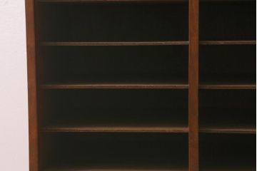 アンティーク家具　縦型　引き出し付き　レトロスタイルにおすすめな木製レターラック(棚、シェルフ)(R-040529)