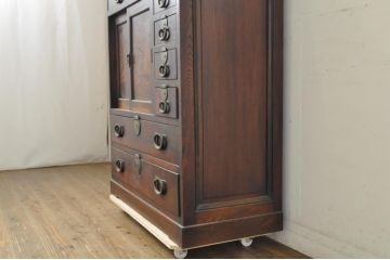 アンティーク家具　三方ケヤキ材　高級感漂う上手物の帳場箪笥(キャビネット、戸棚)(R-040542)