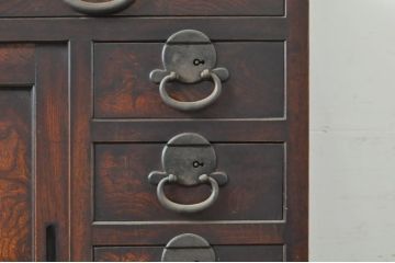 アンティーク家具　三方ケヤキ材　高級感漂う上手物の帳場箪笥(キャビネット、戸棚)(R-040542)