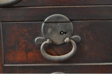 アンティーク家具　三方ケヤキ材　高級感漂う上手物の帳場箪笥(キャビネット、戸棚)(R-040542)