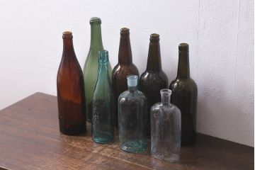 アンティーク雑貨　大正昭和初期　カブトビール　大関赤十字など古いガラス瓶8本(ビン)(R-040557)