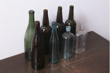 アンティーク雑貨　大正昭和初期　カブトビール　大関赤十字など古いガラス瓶8本(ビン)(R-040557)