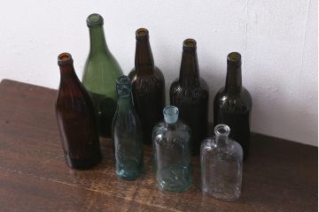 アンティーク雑貨　大正昭和初期　カブトビール　大関赤十字など古いガラス瓶8本(ビン)(R-040557)