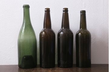 アンティーク雑貨　大正昭和初期　カブトビール　大関赤十字など古いガラス瓶8本(ビン)(R-040557)
