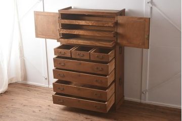 レトロ家具　前面楠材　上品なデザインと柔らかな木色が魅力の重ねタンス(衣装箪笥、チェスト)(R-040561)