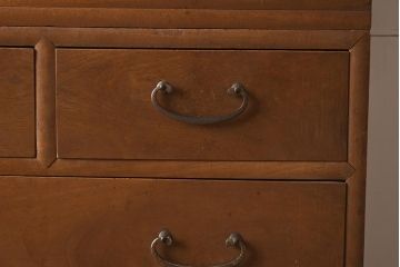 レトロ家具　前面楠材　上品なデザインと柔らかな木色が魅力の重ねタンス(衣装箪笥、チェスト)(R-040561)