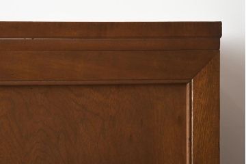 レトロ家具　前面楠材　上品なデザインと柔らかな木色が魅力の重ねタンス(衣装箪笥、チェスト)(R-040561)
