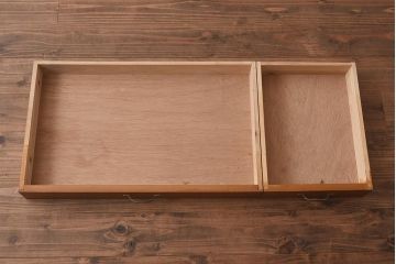 レトロ家具　昭和中期　2色の木色がおしゃれな文机(座机、飾り台)(R-040568)