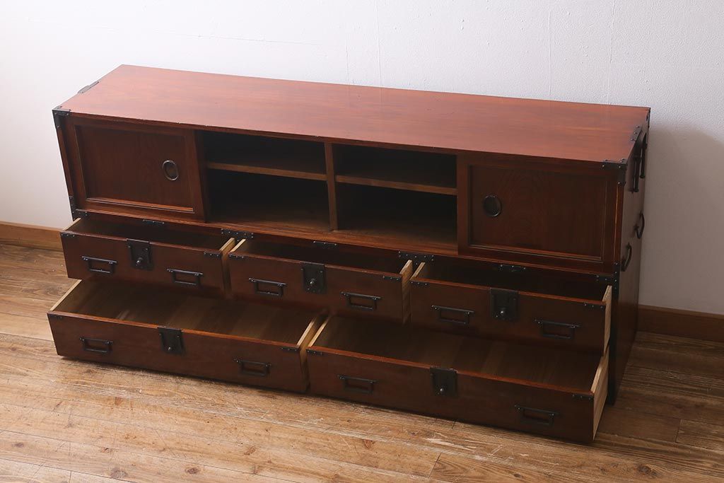 アンティーク家具　上手物!　前面欅(ケヤキ)材共縁　漆塗り　最高級大川箪笥サイドボード(和箪笥、時代箪笥)(R-040569)