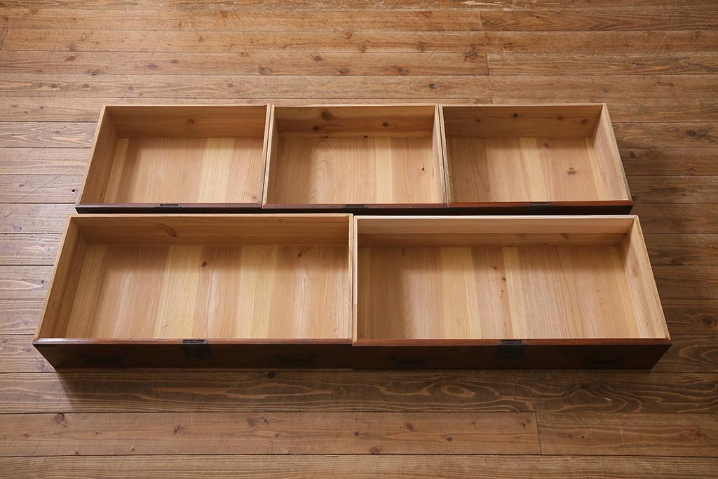 アンティーク家具　上手物!　前面欅(ケヤキ)材共縁　漆塗り　最高級大川箪笥サイドボード(和箪笥、時代箪笥)(R-040569)