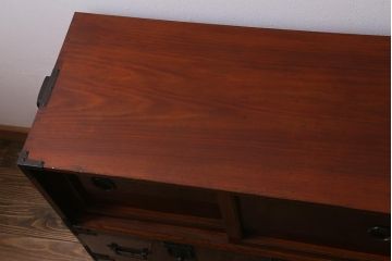 アンティーク家具　上手物!　前面欅(ケヤキ)材共縁　漆塗り　最高級大川箪笥サイドボード(和箪笥、時代箪笥)(R-040569)