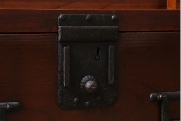 アンティーク家具　上手物!　前面欅(ケヤキ)材共縁　漆塗り　最高級大川箪笥サイドボード(和箪笥、時代箪笥)(R-040569)