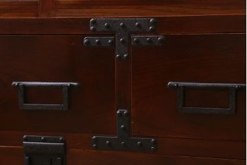 アンティーク家具　上手物!　前面欅(ケヤキ)材共縁　漆塗り　最高級大川箪笥サイドボード(和箪笥、時代箪笥)(R-040569)