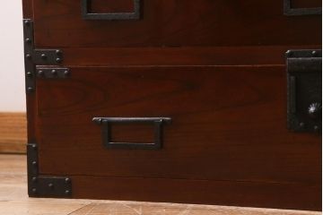 アンティーク家具　上手物!　前面欅(ケヤキ)材共縁　漆塗り　最高級大川箪笥サイドボード(和箪笥、時代箪笥)(R-040569)