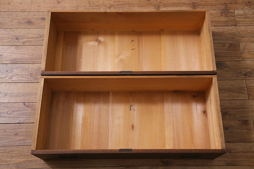 レトロ雑貨　鉄脚リメイク　上品なレトロスタイルに合う桐材製のリビングボード(テレビ台、衣装箪笥、桐箪笥、桐たんす)(R-040570)