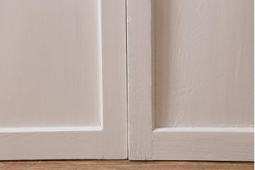 レトロ建具　銀モールガラス・すりガラス　清潔感漂うホワイトペイントのガラス戸2枚セット(引き戸、建具)(R-040572)