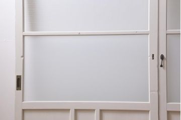 レトロ建具　銀モールガラス・すりガラス　清潔感漂うホワイトペイントのガラス戸2枚セット(引き戸、建具)(R-040572)