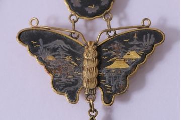 レトロ雑貨　鉄地肥後象嵌　蝶をモチーフにしたネックレス・ブレスレット　セット(R-040585)