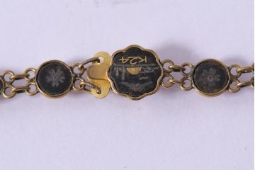 レトロ雑貨　鉄地肥後象嵌　蝶をモチーフにしたネックレス・ブレスレット　セット(R-040585)