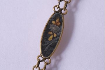 レトロ雑貨　鉄地肥後象嵌　蝶をモチーフにしたネックレス・ブレスレット　セット(R-040585)