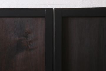 アンティーク建具　明治大正期　ペイント　すりガラス入り　黒い木枠がモダンな格子帯戸4枚セット(引き戸、板戸)(R-040589)