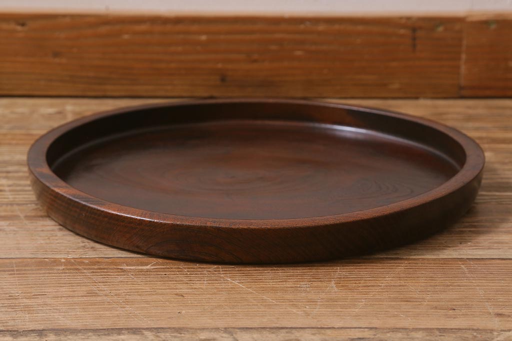 和製アンティーク　総ケヤキ材　色や風合いが味わい深い刳り貫き盆(トレー、丸盆)(R-040592)