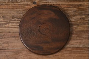 和製アンティーク　総ケヤキ材　色や風合いが味わい深い刳り貫き盆(トレー、丸盆)(R-040592)