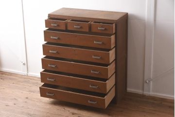 レトロ家具　昭和中期　前面ナラ材　レトロな佇まいが魅力の衣装タンス(チェスト、引き出し)(R-040593)