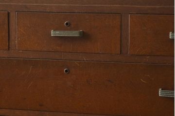 レトロ家具　昭和中期　前面ナラ材　レトロな佇まいが魅力の衣装タンス(チェスト、引き出し)(R-040593)