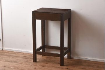 レトロ家具　昭和中期　シンプルなデザインが魅力のサイドテーブル(電話台、飾り台、花台)(R-040594)