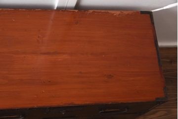 アンティーク家具　明治期　ヒノキ材　鋲金具が目を引く風格漂う重ね箪笥(観音箪笥、衣裳箪笥、時代箪笥)(R-040596)