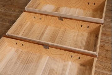 中古　伝統工芸　岩谷堂箪笥　天板栗材　美しい杢目と黒い金具が魅力の整理箪笥(衣装箪笥、引き出し、和タンス)(R-040605)