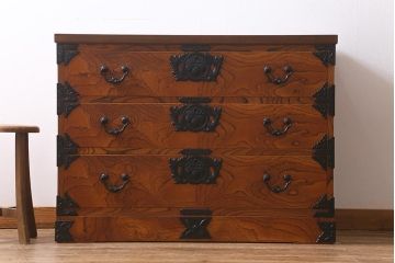 中古　伝統工芸　岩谷堂箪笥　天板栗材　美しい杢目と黒い金具が魅力の整理箪笥(衣装箪笥、引き出し、和タンス)(R-040605)