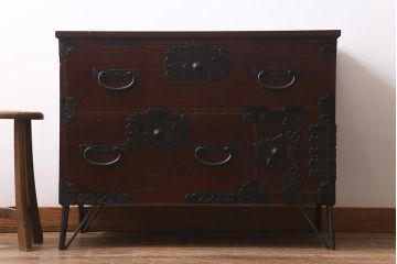 アンティーク家具　明治期　鉄脚リメイク　インダストリアルな雰囲気漂う時代箪笥ローボード(テレビ台、リビングボード、チェスト)(R-40608)