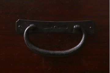 アンティーク家具　明治期　鉄脚リメイク　インダストリアルな雰囲気漂う時代箪笥ローボード(テレビ台、リビングボード、チェスト)(R-40608)