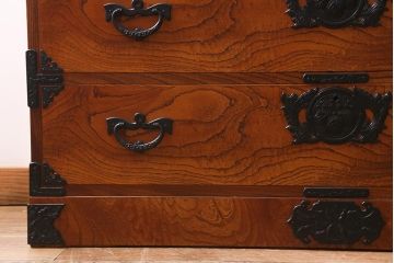 中古　岩谷堂箪笥　天板リメイク・栗無垢材　テレビ台としてもおすすめな和風ローチェスト(衣装箪笥、テレビボード、引き出し、ローボード)(R-040609)