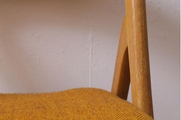 ヴィンテージ家具　北欧ビンテージ　温かみのある黄色のファブリックが素敵なダイニングチェア(椅子)(R-040614)