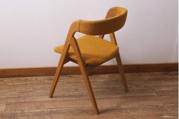 ヴィンテージ家具　北欧ビンテージ　温かみのある黄色のファブリックが素敵なダイニングチェア(椅子)(R-040614)