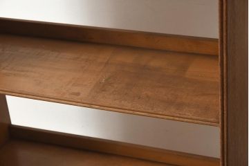 アンティーク家具　和製アンティーク　昭和中期　温かみのある木色がレトロなブックシェルフ(本棚、オープンラック、収納棚、飾り棚)(R-040618)