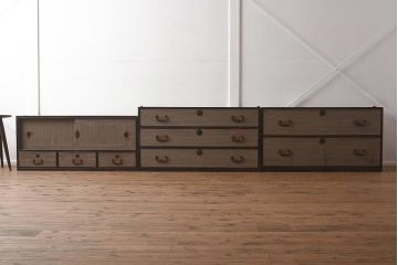 【簡易リペア限定品】アンティーク建具　和製アンティーク　昭和中期　総桐材　黒檀材　古い木肌が味わい深い上手物の3段重ね箪笥(衣装箪笥、引き出し、桐箪笥、桐たんす、和タンス、収納箪笥)(R-040622)