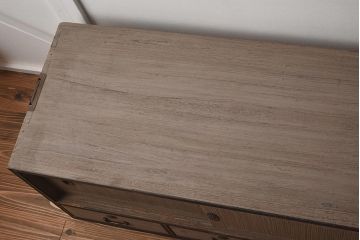 【簡易リペア限定品】アンティーク建具　和製アンティーク　昭和中期　総桐材　黒檀材　古い木肌が味わい深い上手物の3段重ね箪笥(衣装箪笥、引き出し、桐箪笥、桐たんす、和タンス、収納箪笥)(R-040622)