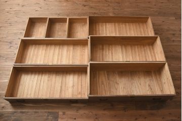アンティーク家具　和製アンティーク　昭和中期　総桐材　黒檀材　古い木肌が味わい深い上手物の3段重ね箪笥(衣装箪笥、引き出し、桐箪笥、桐たんす、和タンス、収納箪笥)(R-040622)