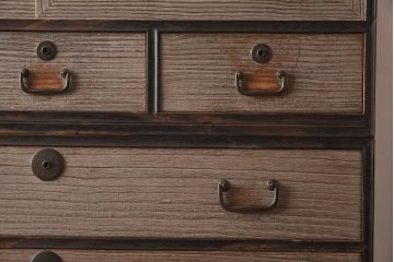 アンティーク家具　和製アンティーク　昭和中期　総桐材　黒檀材　古い木肌が味わい深い上手物の3段重ね箪笥(衣装箪笥、引き出し、桐箪笥、桐たんす、和タンス、収納箪笥)(R-040622)