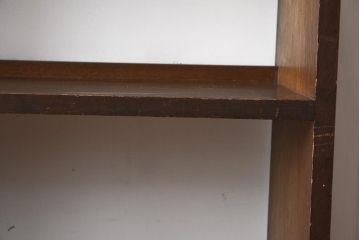 アンティーク家具　和製アンティーク　昭和中期　懐かしさ感じる木味がレトロな本棚(ブックシェルフ、オープンラック、収納棚、飾り棚)(R-040623)