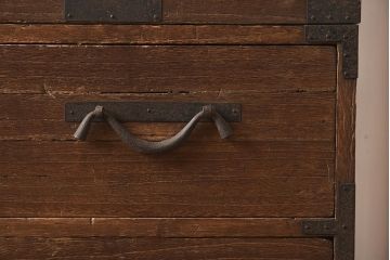 アンティーク家具　和製アンティーク　明治期　 観音開き戸　前面桐材　隠し付き　十字金具が魅力的な重ね箪笥(観音箪笥、衣装箪笥、引き出し、桐箪笥、桐たんす)(R-040624)