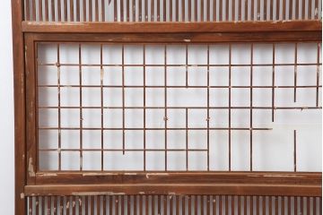 アンティーク建具 和製アンティーク　大正昭和初期　変わり手　中央が障子の珍しい格子戸2枚セット(引き戸、帯格子戸)(R-040627)
